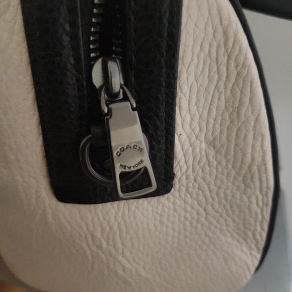 Coach - Picture 4 of 6